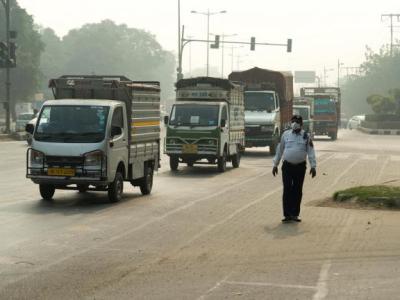 Accelerating Electrification of Small Commercial Freight in India